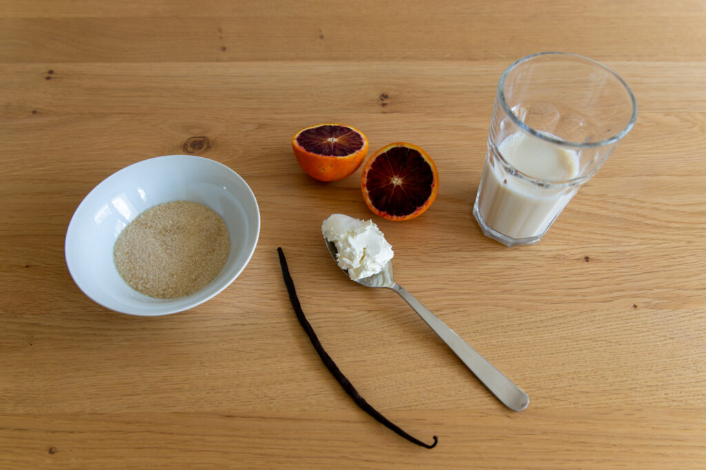 Raw cane sugar, blood oranges, vanilla, soy cream and soy drink are the main ingredients