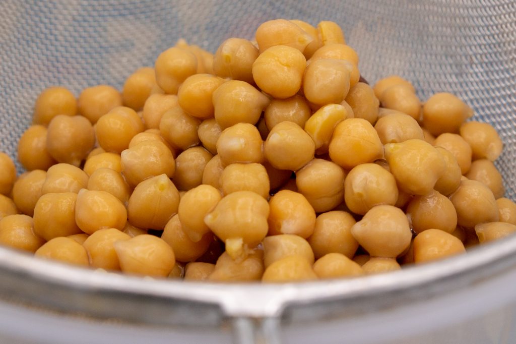 For Aquafaba you need the draining water of for example chickpeas