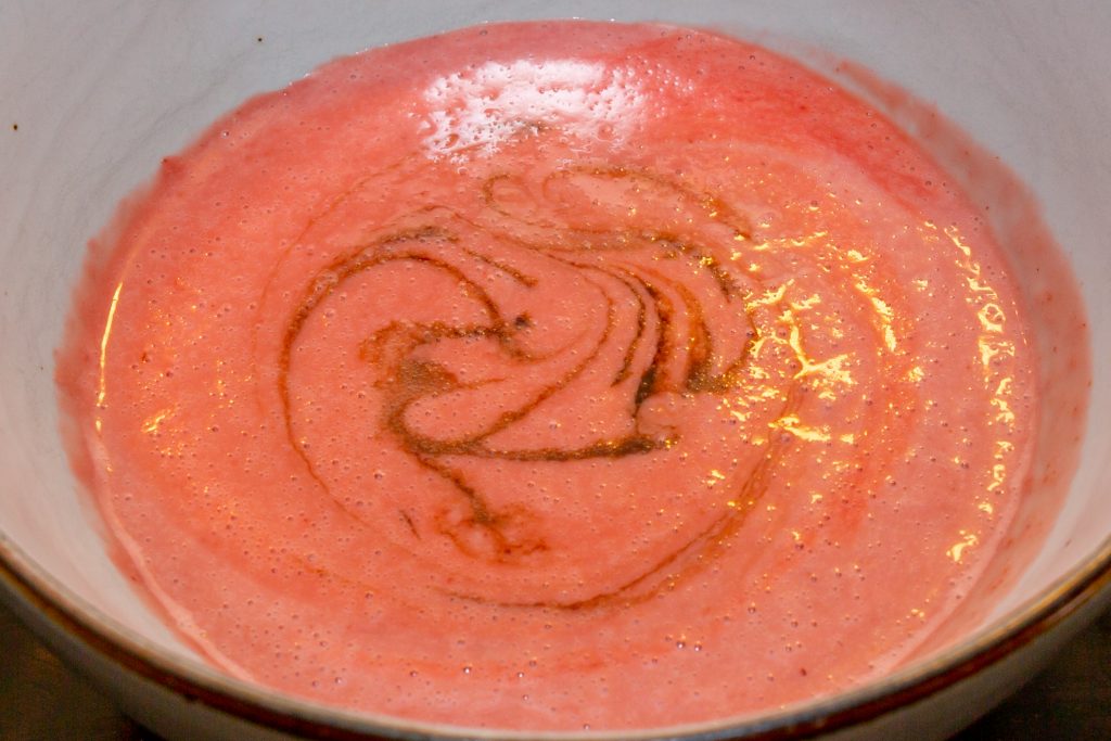 Um den Erdbeergeschmack noch mehr hervorzuheben wird für dieses Rezept Balsamico-Essig hinzugegeben.