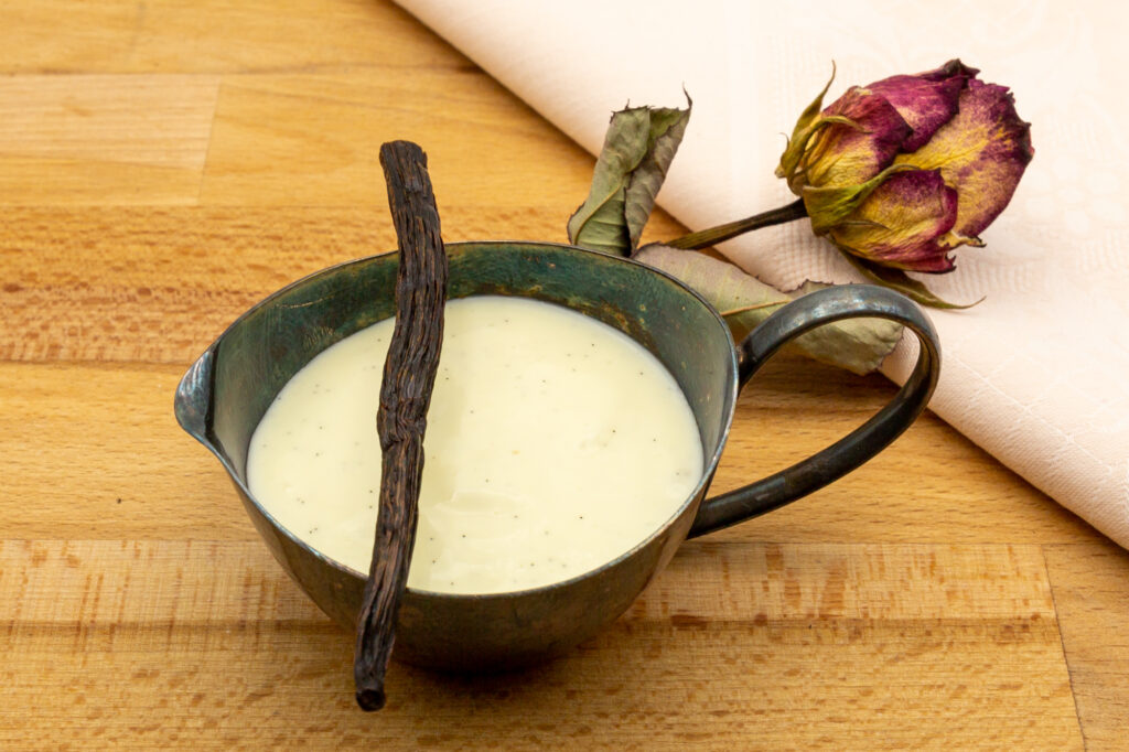 The vanilla sauce tastes deliciously of vanilla and is beautifully creamy even without egg.