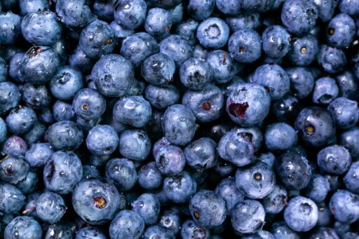 Blueberries or blueberries are attributed many beneficial properties.
