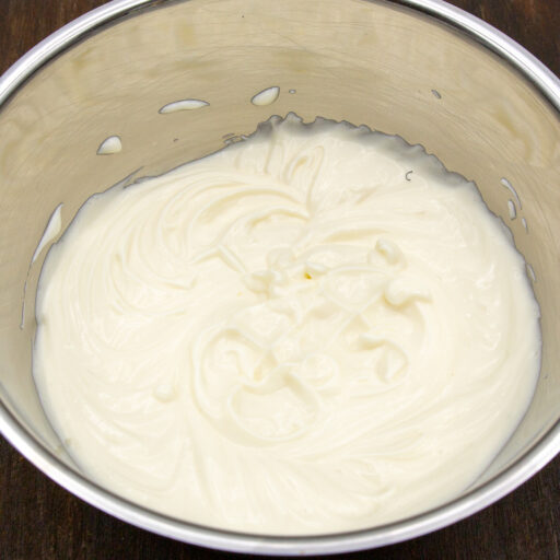 Griechischer Frozen Joghurt Frozen Joghurt nach 30 Minuten im Gefrierfach.