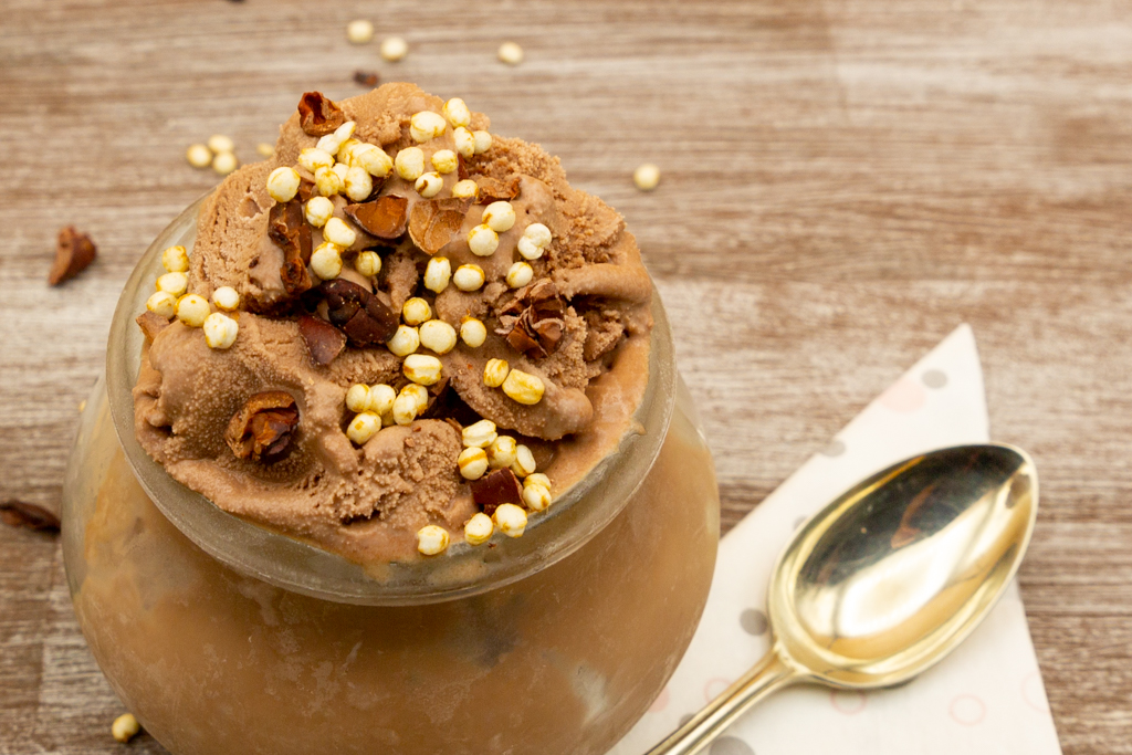 Chocolate ice cream without sugar with cacao nibs* and puffed quinoa*.