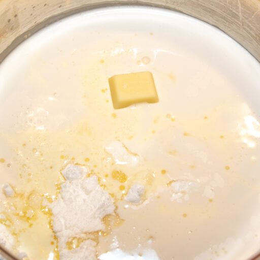 Raffaello-Eis Die aufgeführten Zutaten zusammen geben und erhitzen bis alles aufgelöst ist.